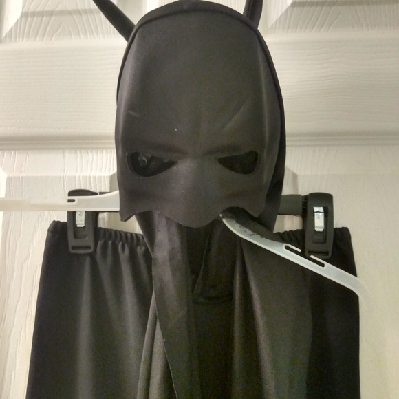 Boys Sz Medium Batman Costume - Picture 3 of 8